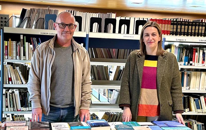 A biblioteca municipal José Saramago inaugura a Colección SELIC de Libros Asinados