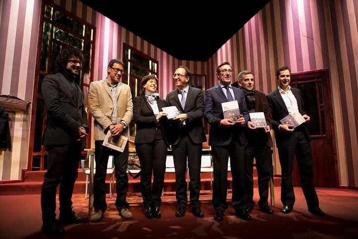 O alcade Ángel Currás participou na presentación da publicación