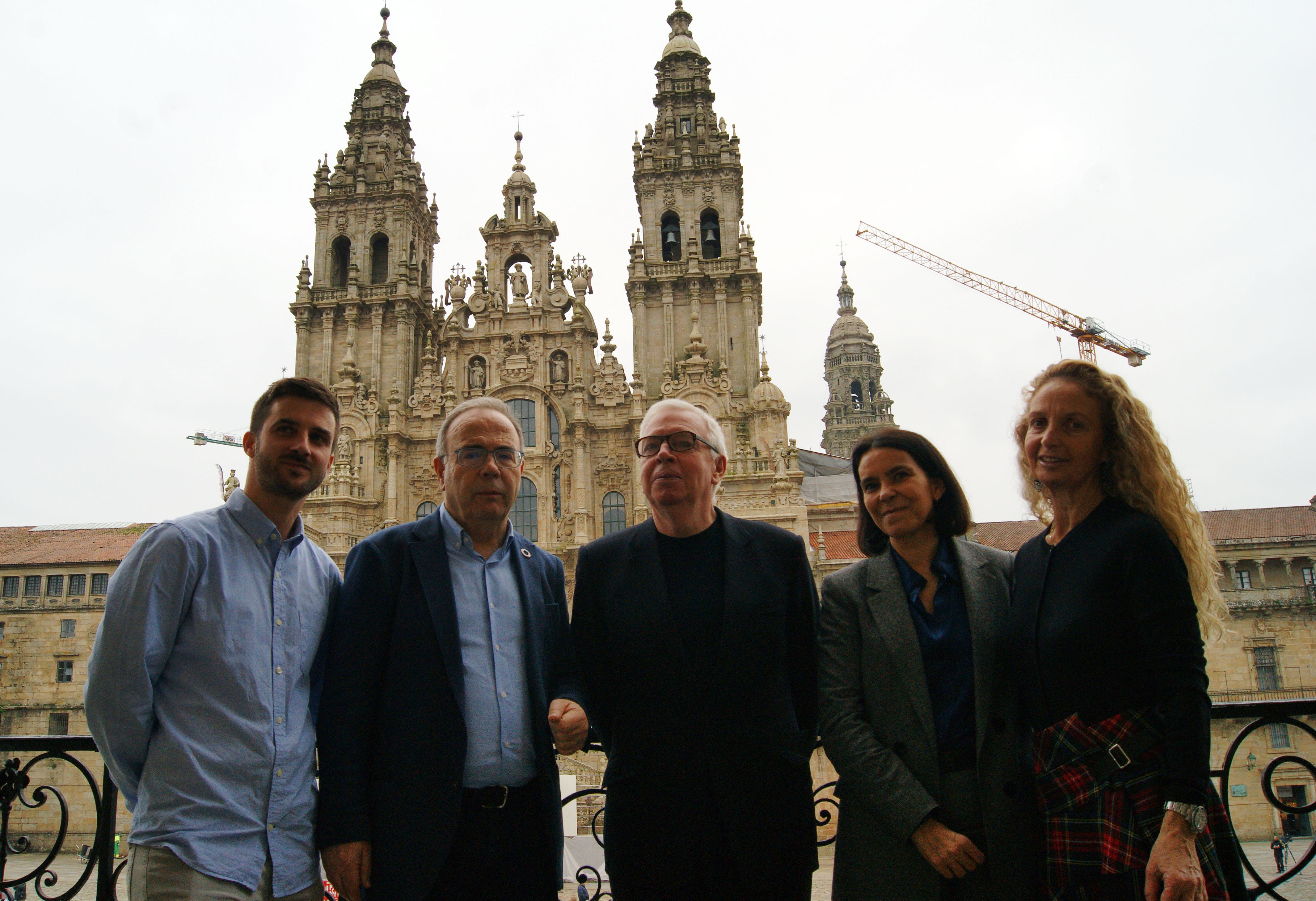 Manuel Rodríguez, coordinador da Fundación RIA; Xosé Sánchez Bugallo; David Chipperfiel; Mercedes Rosón e  Evelyn Stern, dona do arquitecto.