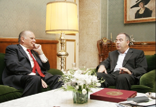 O alcalde co secretario xeral iberoamericano, Enrique Iglesias