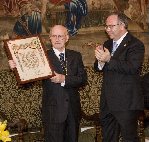 Imposición da Medalla de Ouro da Cidade a José Castro Suárez (04-06-2009)